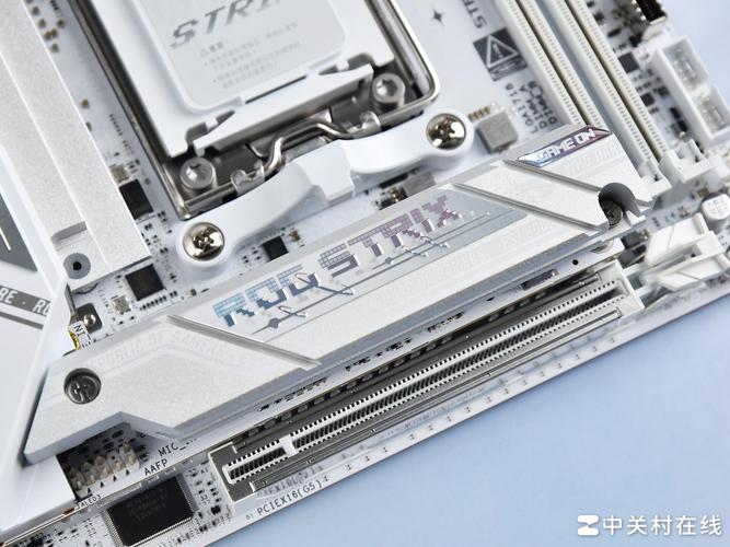 _华硕吹雪主板一代和二代区别_华硕吹雪系列主板