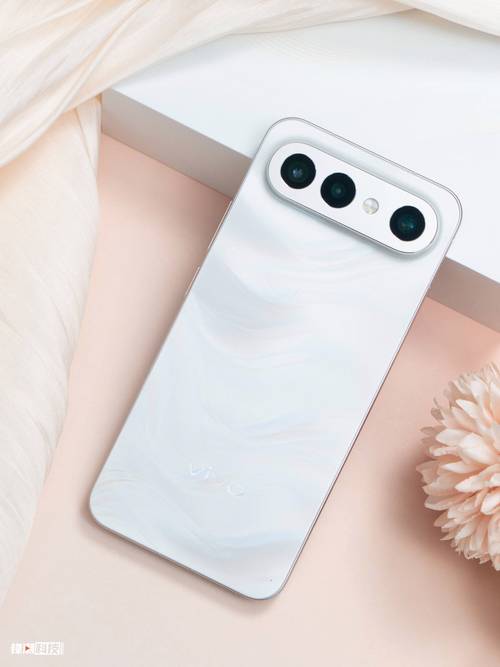 旗舰手机屏幕评测_旗舰评测屏满配全面大屏多少钱_