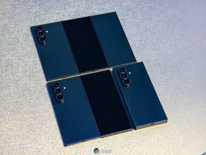 三星 Galaxy Z TriFold 评测：三折叠的新路线，生产力的再飞跃_三星 Galaxy Z TriFold 评测：三折叠的新路线，生产力的再飞跃_